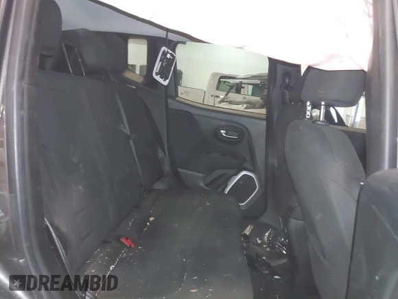 2018 Jeep Renegade Latitude z VIN ZACCJABB0JPH53344, wystawiony jako IAAI lot #41529063 z przebiegiem 102 758 mil mil oraz . Historia ofert i sprzedaży dostępna na DreamBid. Obrazek 8.