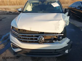 2022 Volkswagen Tiguan SE with VIN 3VV2B7AX5NM152367, listed as a IAAI auction lot 41018730 with 42,104 mi miles. Bid and sale history available at carsss.com. Image 10.