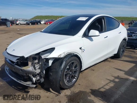 2024 Tesla Model Y Long Range with VIN 7SAYGDEE8RF161370, listed as a IAAI auction lot 41692706 with 11,490 mi miles. Bid and sale history available at carsss.com. Image 20.