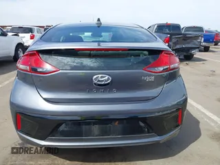 2019 Hyundai Ioniq Blue z VIN KMHC65LC1KU174214, wystawiony jako IAAI lot #41889734 z przebiegiem 131 626 mil mil oraz . Historia ofert i sprzedaży dostępna na DreamBid. Obrazek 17.