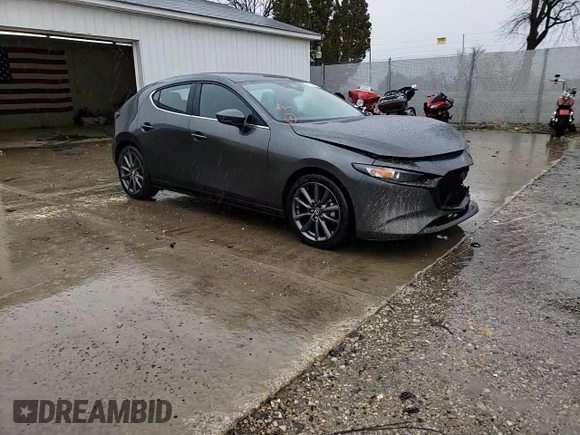 2021 Mazda Mazda3 Hatchback Select with VIN JM1BPAKL4M1310976, listed as a Copart auction lot 42404943 with 9,679 mi miles. Bid and sale history available at carsss.com. Image 11.