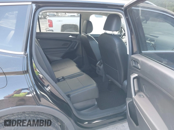 2018 Volkswagen Tiguan SEL z VIN 3VV2B7AXXJM145781, wystawiony jako IAAI lot #42273176 z przebiegiem 86 610 mil mil oraz . Historia ofert i sprzedaży dostępna na DreamBid. Obrazek 8.
