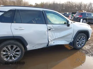 2021 Toyota RAV4 XLE Premium z VIN 2T3A1RFV2MW217009, wystawiony jako IAAI lot #41526066 z przebiegiem 36 619 mil mil oraz . Historia ofert i sprzedaży dostępna na DreamBid. Obrazek 6.