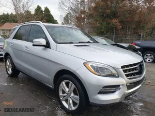2014 Mercedes-Benz M-Class ML 350 with VIN 4JGDA5HB8EA353276, listed as a IAAI auction lot 41709756 with 189,512 mi miles. Bid and sale history available at carsss.com. Image 1.