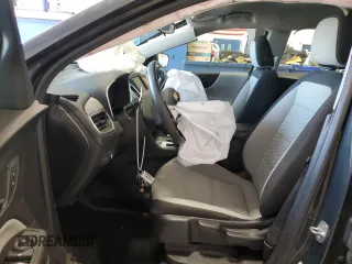 2021 Chevrolet Equinox LS z VIN 2GNAXSEV9M6103938, wystawiony jako Copart lot #59067965 z przebiegiem Nie podano mil oraz Szkoda całkowita • Salvage title. Historia ofert i sprzedaży dostępna na DreamBid. Obrazek 7.