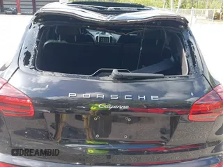 2017 Porsche Cayenne z VIN WP1AA2A28HKA86217, wystawiony jako IAAI lot #42099025 z przebiegiem 119 894 mil mil oraz . Historia ofert i sprzedaży dostępna na DreamBid. Obrazek 6.