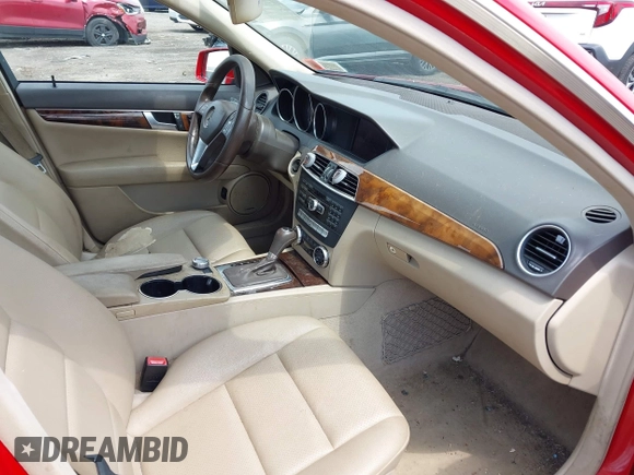 2012 Mercedes-Benz C 300 Sport с VIN WDDGF8BB8CR207493, выставлен на аукционе IAAI как лот 42660200 с пробегом 193 504 миль миль и . История ставок и продаж доступна на DreamBid. Изображение 5.