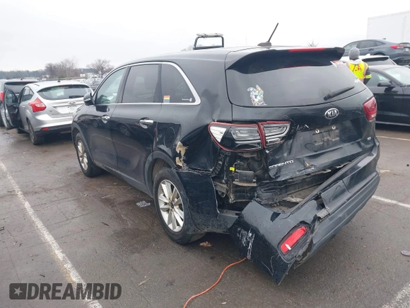 2019 Kia Sorento LX with VIN 5XYPG4A36KG575579, listed as a IAAI auction lot 41432346 with 97,562 mi miles. Bid and sale history available at carsss.com. Image 3.