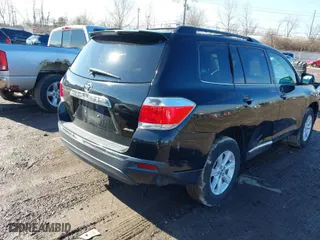 2013 Toyota Highlander with VIN 5TDBK3EH8DS227166, listed as a IAAI auction lot 41497288 with 162,367 mi miles. Bid and sale history available at carsss.com. Image 4.