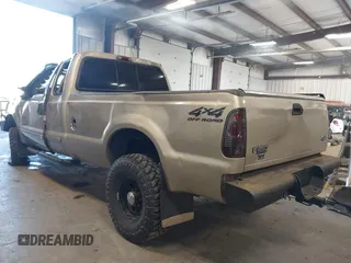 2001 Ford Super Duty F-250 XL with VIN 3FTNX21F81MA06613, listed as a IAAI auction lot 41445674 with 206,434 mi miles. Bid and sale history available at carsss.com. Image 3.