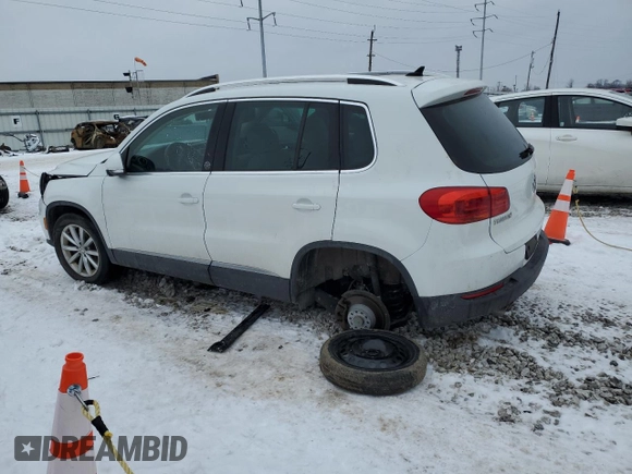 2017 Volkswagen Tiguan Wolfsburg Edition z VIN WVGRV7AX6HW506983, wystawiony jako Copart lot #88631575 z przebiegiem Nie podano mil oraz Szkoda całkowita • Salvage title. Historia ofert i sprzedaży dostępna na DreamBid. Obrazek 2.