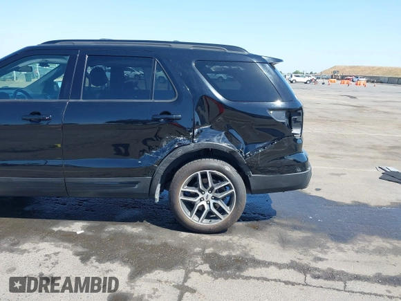 2017 Ford Explorer Sport z VIN 1FM5K8GT9HGC85696, wystawiony jako IAAI lot #42227743 z przebiegiem 105 941 mil mil oraz . Historia ofert i sprzedaży dostępna na DreamBid. Obrazek 6.