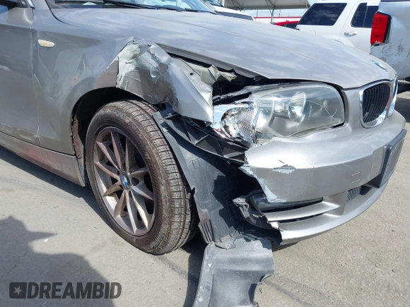 2011 BMW 1 Series 128i с VIN WBAUN1C56BVH82939, выставлен на аукционе IAAI как лот 41700305 с пробегом 91 792 миль миль и . История ставок и продаж доступна на DreamBid. Изображение 6.