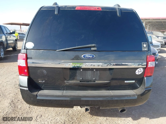 2015 Ford Expedition EL XLT with VIN 1FMJK1HT2FEF13504, listed as a IAAI auction lot 41698804 with 211,196 mi miles. Bid and sale history available at carsss.com. Image 16.