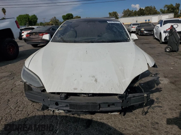 2016 Tesla Model S 90D with VIN 5YJSA1E25GF176897, listed as a Copart auction lot 65610575 with Not provided miles and Clean title. Bid and sale history available at DreamBid. Image 5.