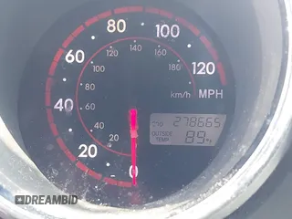 2006 Toyota Matrix STD z VIN 2T1KR32E06C623450, wystawiony jako IAAI lot #42352223 z przebiegiem 278 665 mil mil oraz . Historia ofert i sprzedaży dostępna na DreamBid. Obrazek 7.
