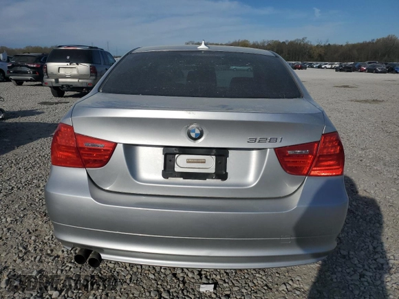 2011 BMW 3 Series 328i with VIN WBAPH7C54BE675893, listed as a Copart auction lot 48621565 with 177,382 mi miles and Salvage Title. Bid and sale history available at DreamBid. Image 6.