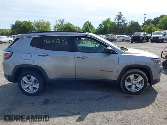 2022 Jeep Compass Latitude с VIN 3C4NJCBB6NT182719, выставлен на аукционе IAAI как лот 42303103 с пробегом 35 138 миль миль и . История ставок и продаж доступна на DreamBid. Изображение 13.