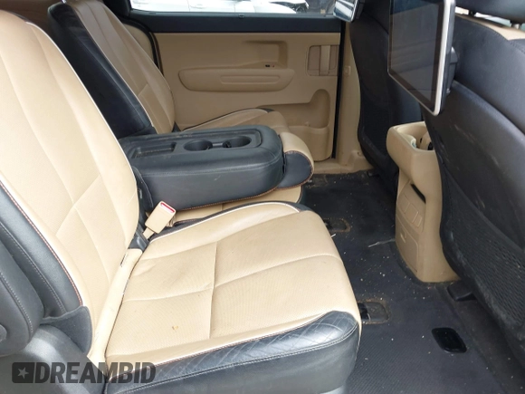 2019 Kia Sedona EX with VIN KNDMB5C13K6534221, listed as a IAAI auction lot 41880056 with 140,726 mi miles. Bid and sale history available at carsss.com. Image 8.