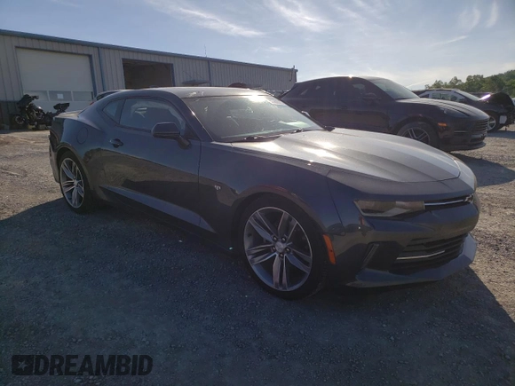 2017 Chevrolet Camaro 1LT z VIN 1G1FB1RS3H0102895, wystawiony jako Copart lot #57480575 z przebiegiem 82 766 mil mil oraz Szkoda całkowita • Salvage title. Historia ofert i sprzedaży dostępna na DreamBid. Obrazek 4.