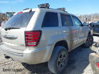 2006 Jeep Grand Cherokee Overland with VIN 1J8HR68256C358437, listed as a IAAI auction lot 41662320 with 172,296 mi miles. Bid and sale history available at carsss.com. Image 4.