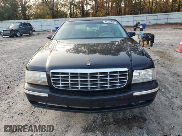 1999 Cadillac DeVille z VIN 1G6KD54Y5XU767438, wystawiony jako Copart lot #86133764 z przebiegiem Nie podano mil oraz Nie do naprawy • Non repairable. Historia ofert i sprzedaży dostępna na DreamBid. Obrazek 5.