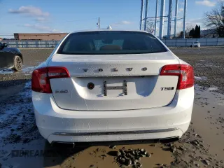 2018 Volvo S60 Inscription z VIN LYV402TK1JB157468, wystawiony jako Copart lot #44784435 z przebiegiem 77 976 mil mil oraz Szkoda całkowita • Salvage title. Historia ofert i sprzedaży dostępna na DreamBid. Obrazek 6.