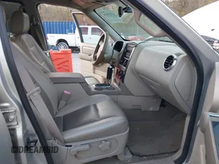 2007 Ford Explorer XLT with VIN 1FMEU73E97UB44364, listed as a IAAI auction lot 41939059 with 193,812 mi miles. Bid and sale history available at carsss.com. Image 5.