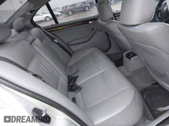 2000 BMW 3 Series 328i with VIN WBAAM533XYEJ40578, listed as a IAAI auction lot 42497924 with Not provided miles and . Bid and sale history available at DreamBid. Image 8.