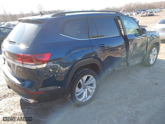 2021 Volkswagen Atlas 3.6L V6 SE w/Technology with VIN 1V2KR2CA6MC564513, listed as a IAAI auction lot 41582367 with 39,337 mi miles. Bid and sale history available at carsss.com. Image 4.