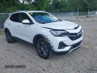 2021 Buick Encore GX Essence z VIN KL4MMFSL7MB171106, wystawiony jako IAAI lot #42634028 z przebiegiem 44 478 mil mil oraz . Historia ofert i sprzedaży dostępna na DreamBid. Obrazek 1.