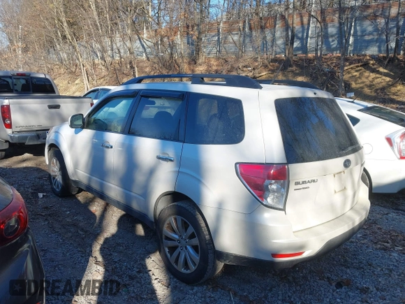 2013 Subaru Forester X Limited с VIN JF2SHAEC2DH440885, выставлен на аукционе IAAI как лот 41714137 с пробегом 208 045 миль миль и . История ставок и продаж доступна на DreamBid. Изображение 3.