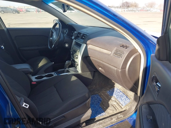 2011 Mercury Milan with VIN 3MEHM0HA7BR600584, listed as a IAAI auction lot 41456543 with 190,740 mi miles. Bid and sale history available at carsss.com. Image 5.