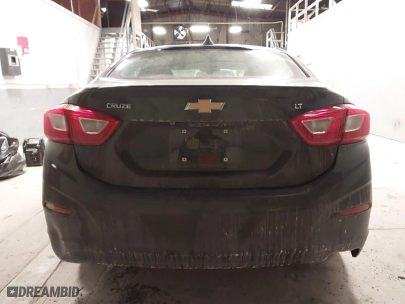 2018 Chevrolet Cruze LT with VIN 1G1BE5SM1J7183773, listed as a IAAI auction lot 41587634 with NaN miles. Bid and sale history available at carsss.com. Image 16.