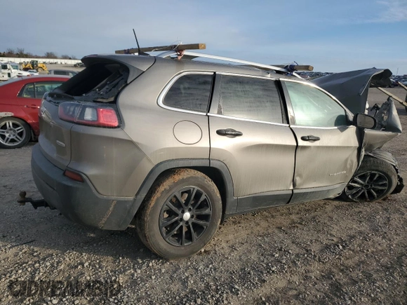 2019 Jeep Cherokee Latitude с VIN 1C4PJLCX1KD131651, выставлен на аукционе Copart как лот 87386804 с пробегом Не указан миль и Списание • Salvage title. История ставок и продаж доступна на DreamBid. Изображение 3.