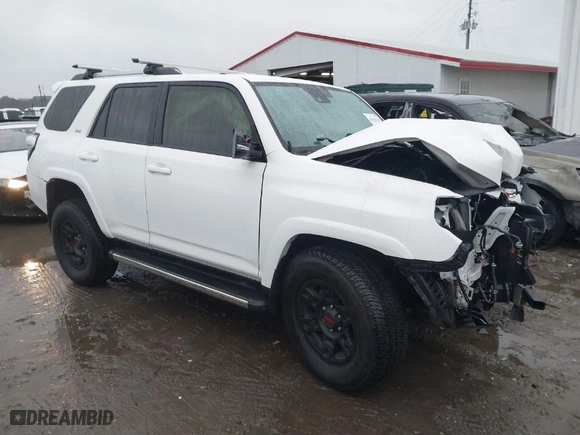 2020 Toyota 4Runner SR5 with VIN JTEBU5JR7L5804063, listed as a IAAI auction lot 41553537 with 63,769 mi miles. Bid and sale history available at carsss.com. Image 1.