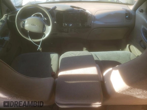 1997 Ford Expedition XLT with VIN 1FMEU1769VLC38411, listed as a Copart auction lot 50315135 with 230,863 mi miles and Salvage title. Bid and sale history available at DreamBid. Image 8.