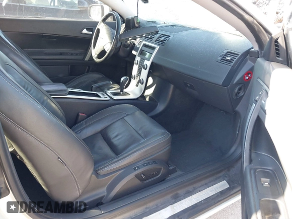 2012 Volvo C70 T5 with VIN YV1672MC4CJ125517, listed as a IAAI auction lot 41732009 with 122,956 mi miles. Bid and sale history available at carsss.com. Image 5.