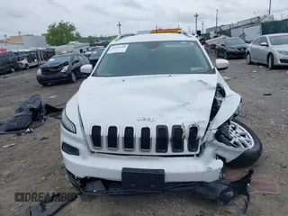 2016 Jeep Cherokee Latitude с VIN 1C4PJMCS1GW145779, выставлен на аукционе IAAI как лот 42231148 с пробегом 92 591 миль миль и . История ставок и продаж доступна на DreamBid. Изображение 13.