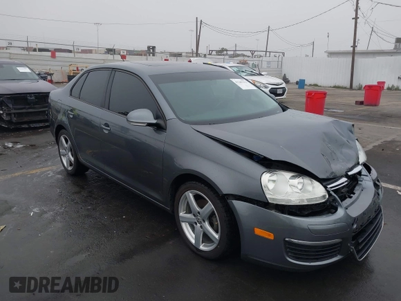 2010 Volkswagen Jetta SE z VIN 3VWRZ7AJ8AM148955, wystawiony jako IAAI lot #41241313 z przebiegiem 134 124 mil mil oraz . Historia ofert i sprzedaży dostępna na DreamBid. Obrazek 1.