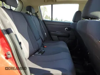 2009 Nissan Versa S z VIN 3N1BC13E19L410760, wystawiony jako Copart lot #55303895 z przebiegiem 84 014 mil mil oraz Szkoda całkowita • Salvage title. Historia ofert i sprzedaży dostępna na DreamBid. Obrazek 10.