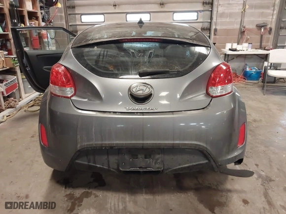 2016 Hyundai Veloster with VIN KMHTC6AD8GU267426, listed as a IAAI auction lot 41349385 with 114,245 mi miles. Bid and sale history available at carsss.com. Image 17.