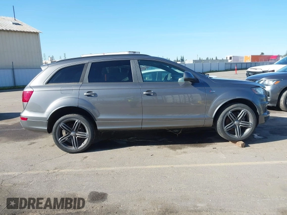 2014 Audi Q7 3.0T S line Prestige with VIN WA1DGAFE2ED009086, listed as a IAAI auction lot 41824179 with 136,899 mi miles. Bid and sale history available at carsss.com. Image 13.