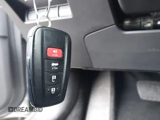 2023 Toyota Mirai XLE с VIN JTDAAAAA1PA009972, выставлен на аукционе IAAI как лот 42370902 с пробегом 17 370 миль миль и . История ставок и продаж доступна на DreamBid. Изображение 11.