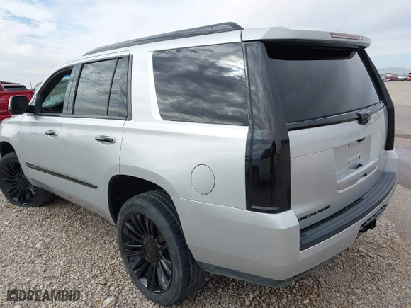 2017 Cadillac Escalade Platinum with VIN 1GYS4DKJ1HR389842, listed as a IAAI auction lot 40717795 with 1 mi miles. Bid and sale history available at carsss.com. Image 3.