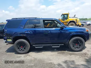 2022 Toyota 4Runner TRD Off Road Premium z VIN JTERU5JR7N6037617, wystawiony jako IAAI lot #42371339 z przebiegiem 35 601 mil mil oraz . Historia ofert i sprzedaży dostępna na DreamBid. Obrazek 14.