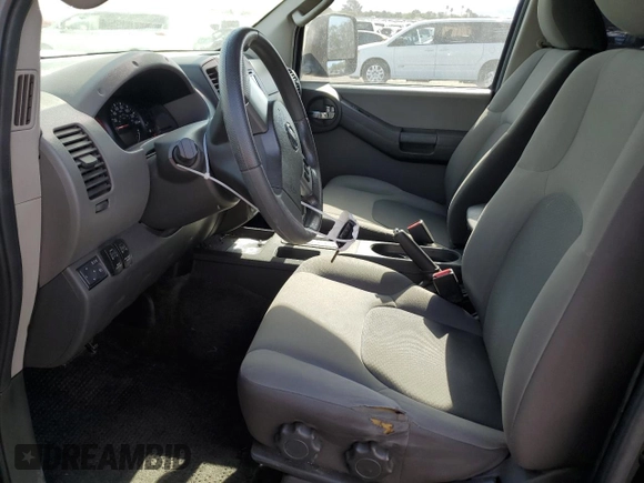 2013 Nissan Xterra S z VIN 5N1AN0NW7DN823046, wystawiony jako Copart lot #54372835 z przebiegiem 163 384 mil mil oraz Szkoda całkowita • Salvage title. Historia ofert i sprzedaży dostępna na DreamBid. Obrazek 7.