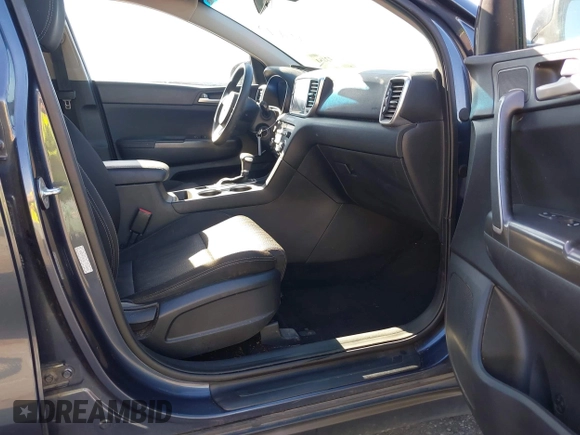 2020 Kia Sportage LX with VIN KNDPM3AC6L7720640, listed as a IAAI auction lot 41843861 with 114,977 mi miles. Bid and sale history available at carsss.com. Image 5.