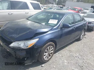 2017 Toyota Camry XLE with VIN 4T1BF1FK8HU715100, listed as a IAAI auction lot 41910692 with 113,438 mi miles. Bid and sale history available at carsss.com. Image 2.