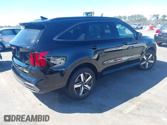 2022 Kia Sorento S with VIN 5XYRL4LC3NG097014, listed as a IAAI auction lot 41760355 with 88,192 mi miles. Bid and sale history available at carsss.com. Image 4.